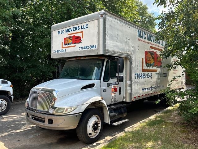 Camion fourgon International 4300 SBA — occasion 2006