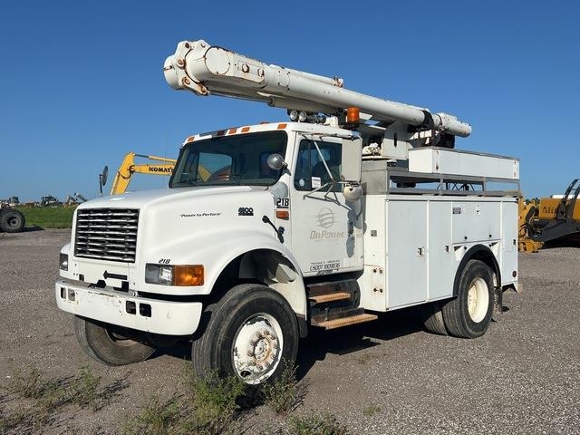 Camion nacelle International 4800 — occasion 2002