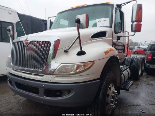 International DuraStar 4400