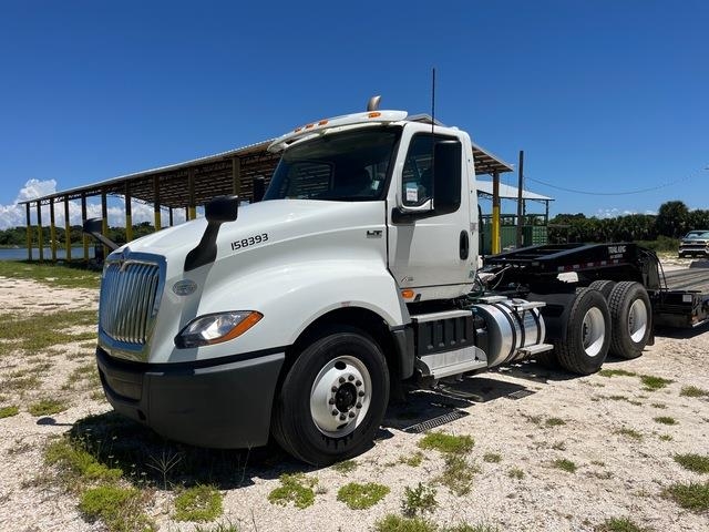 Tracteur routier International LT625 — occasion 2021