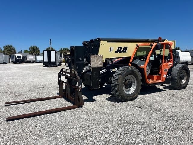 JLG 1055