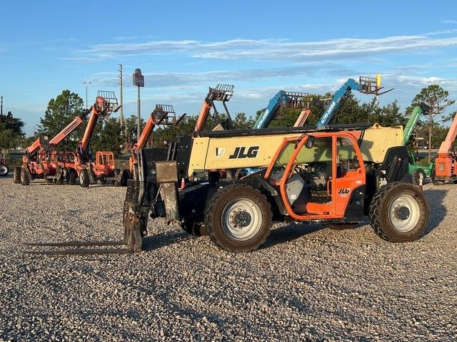 JLG 1055