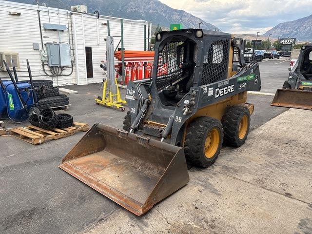 John Deere 318E