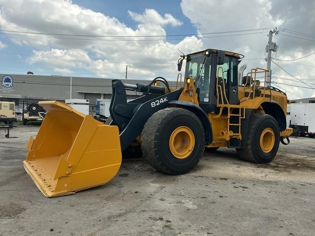 John Deere 824K