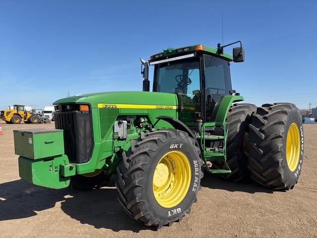 John Deere 8300