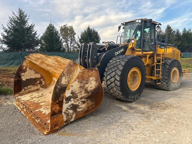 John Deere 844L