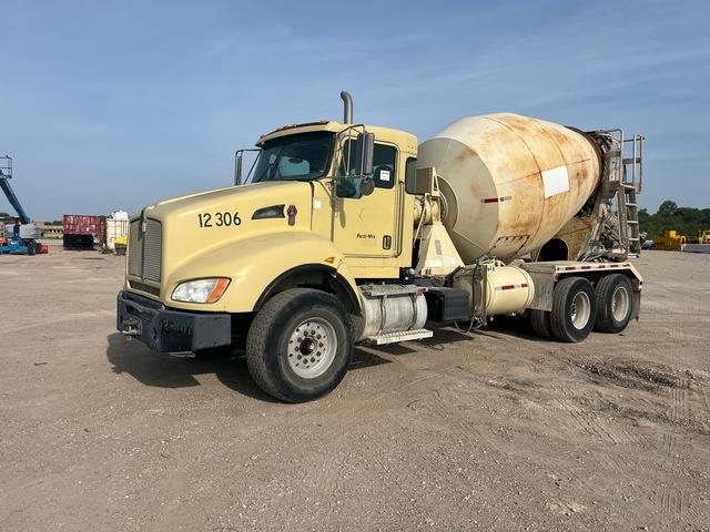 Kenworth T440