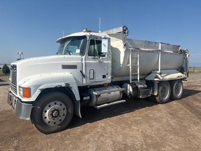 Mack CH613