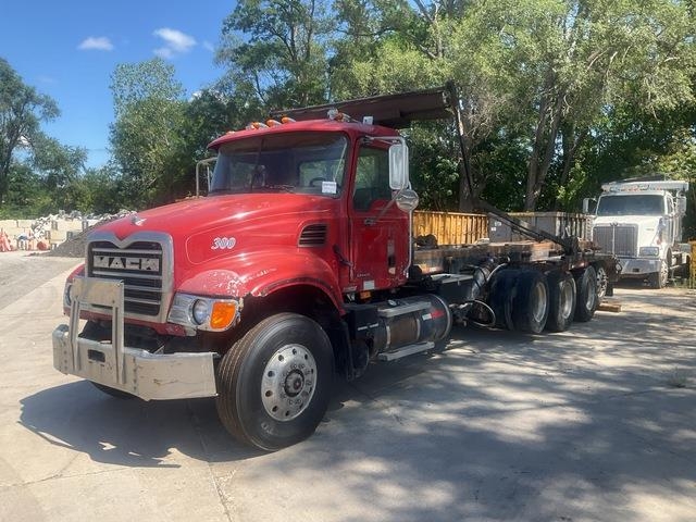 Camion multibenne Mack CV713 — occasion 2003