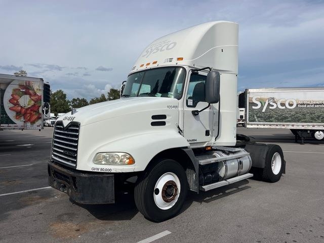 Tracteur routier Mack CXU612 — occasion 2009