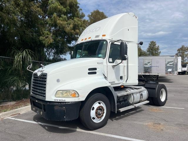 Tracteur routier Mack CXU612 — occasion 2009