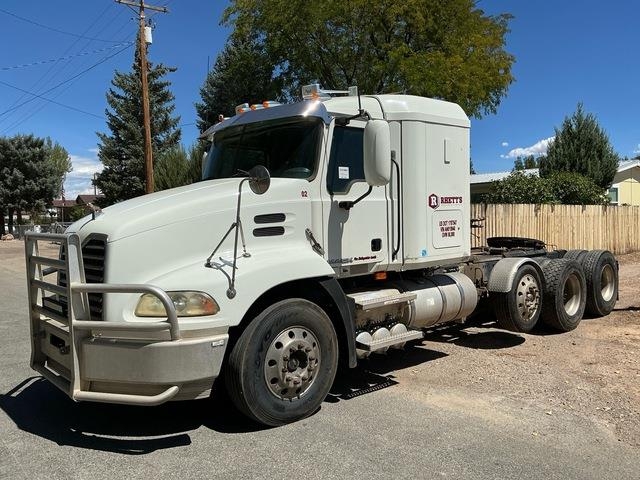 Tracteur routier Mack CXU613 — occasion 2010