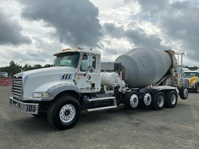 Mack Granite GR64B