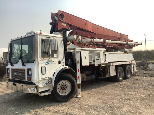 Mack MR688S