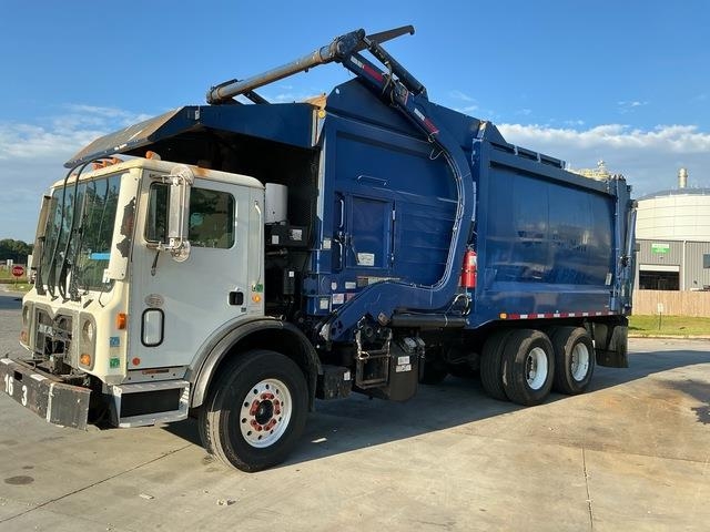 Mack MRU613