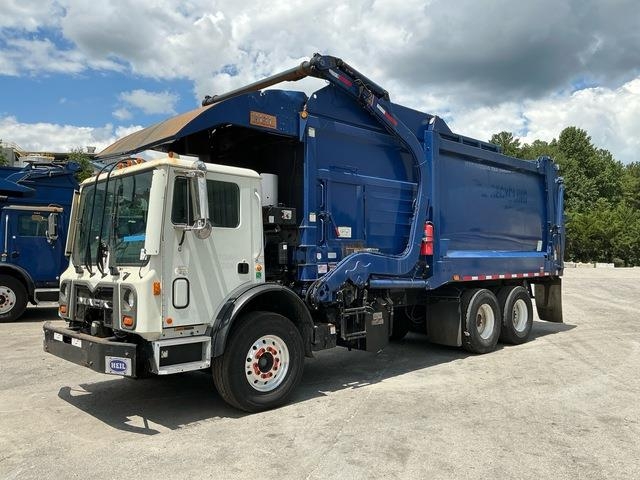 Mack MRU613