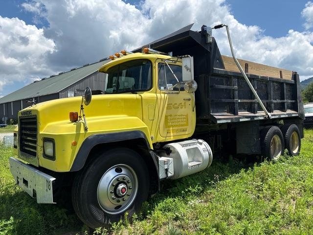 Camion benne Mack RD688S — occasion 1997
