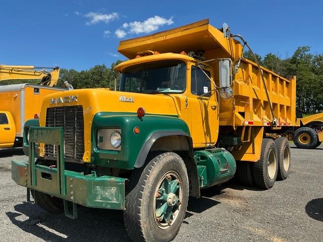 Mack RD690SX