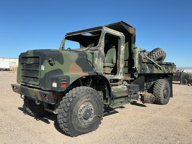 Camion benne Oshkosh AMK29 MTVR — occasion