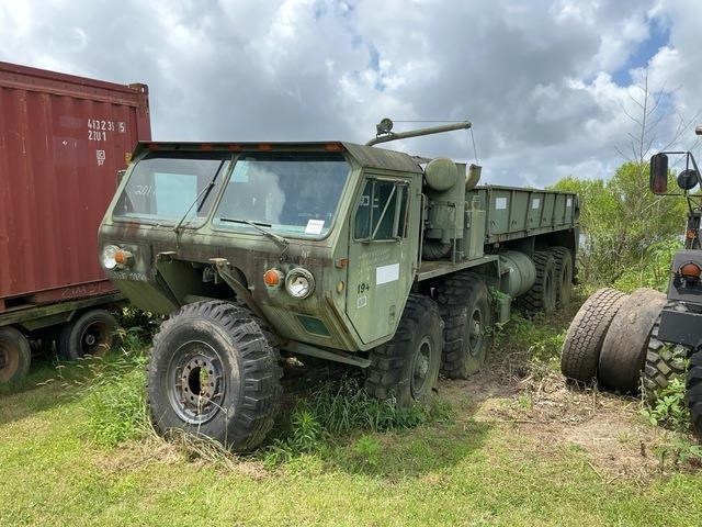 Oshkosh M-977