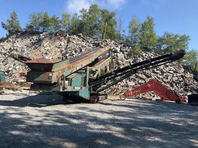 Crible Powerscreen Chieftain 2400 — occasion 2004, 8 136 h