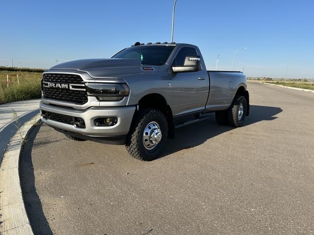 Utilitaire benne RAM 3500 — occasion 2024