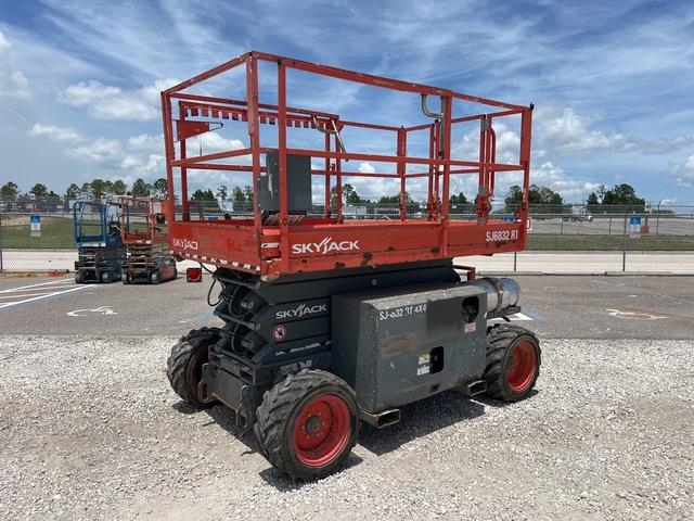 SkyJack SJ6832RT