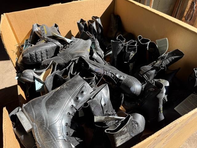 Pneu, roue et jante Unused Extreme Cold Temperature Boots — occasion