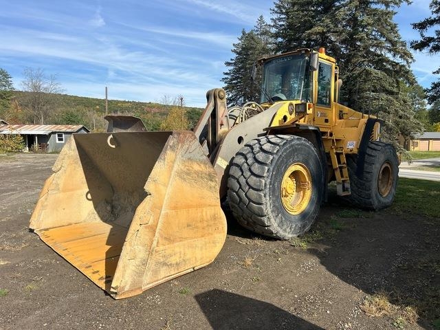 Chargeuse sur pneus Volvo L220E — occasion 2003, 25 680 h
