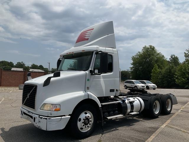 Volvo VNM