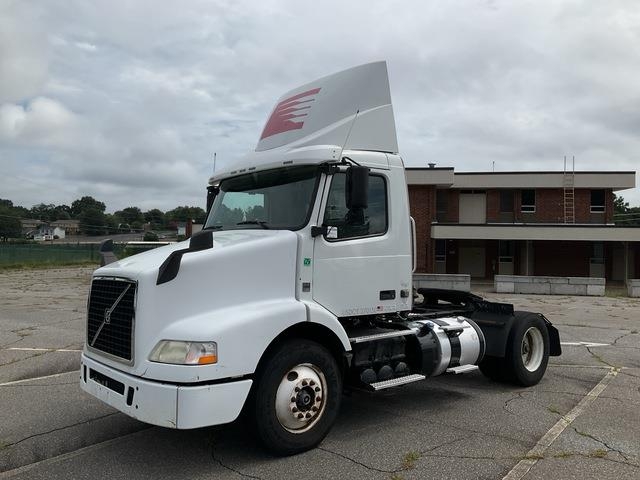 Volvo VNM42T