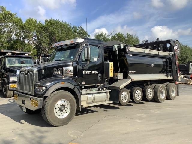 Camion benne Western Star 47X — occasion 2025