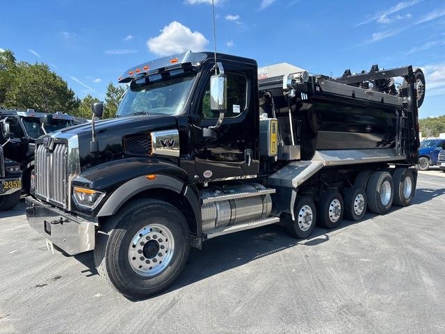 Camion benne Western Star 47X — occasion 2025