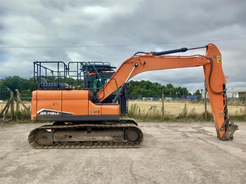 Develon DX140LC-7