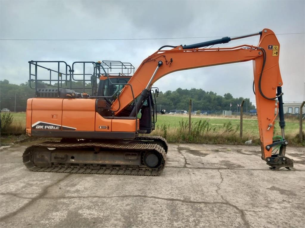 Develon DX140LC-7