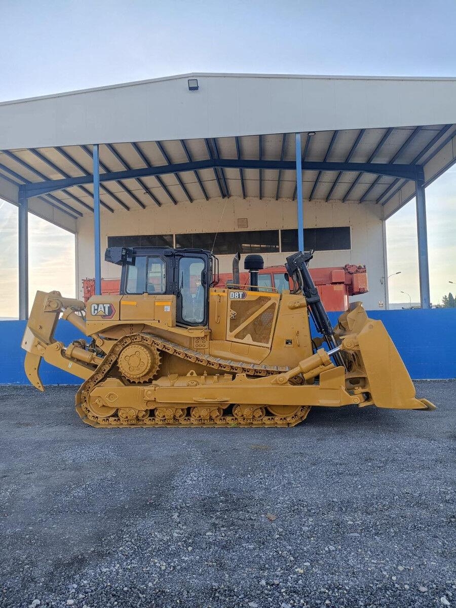 CAT D8T