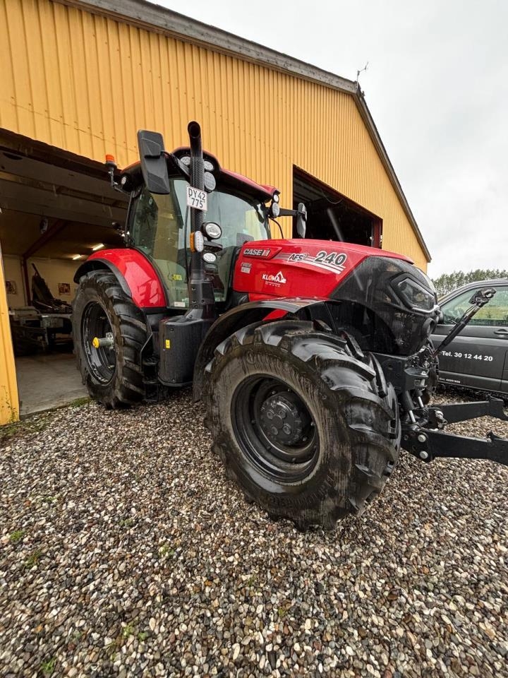 PUMA 240 CVX TRAKTOR