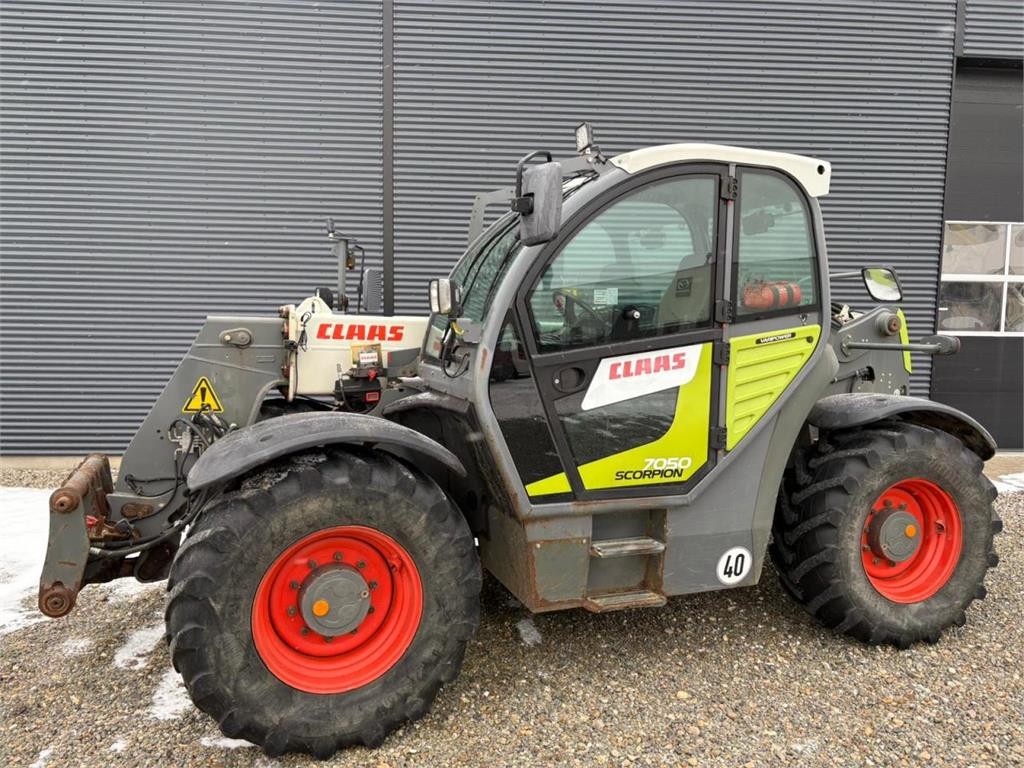 CLAAS SCORPION 7050
