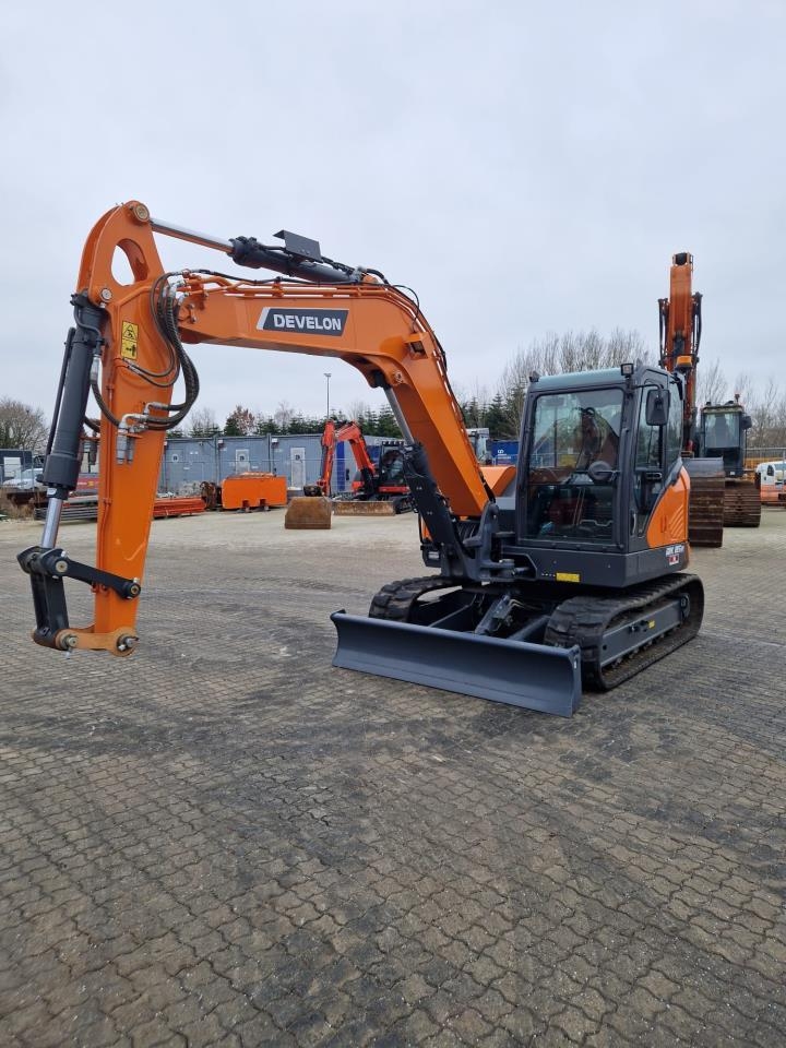 Develon DX85R-7