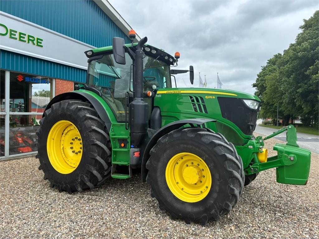 John Deere 6215R
