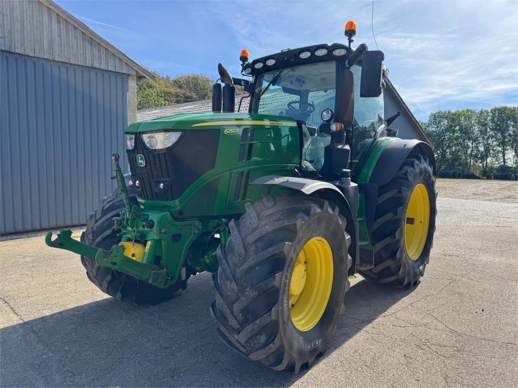John Deere 6250R