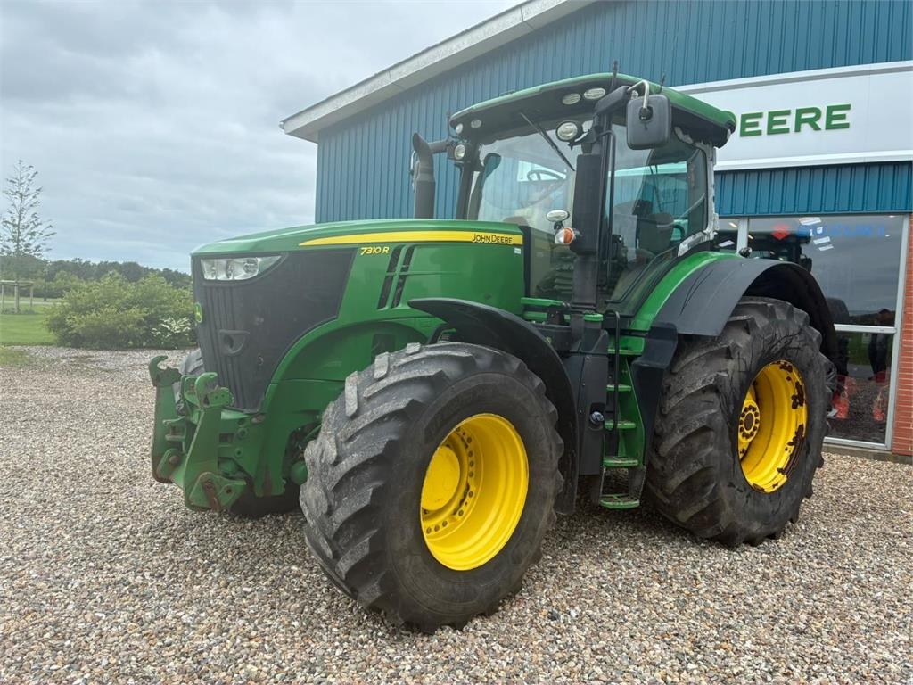John Deere 7310R
