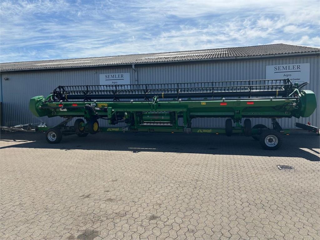 John Deere 735D