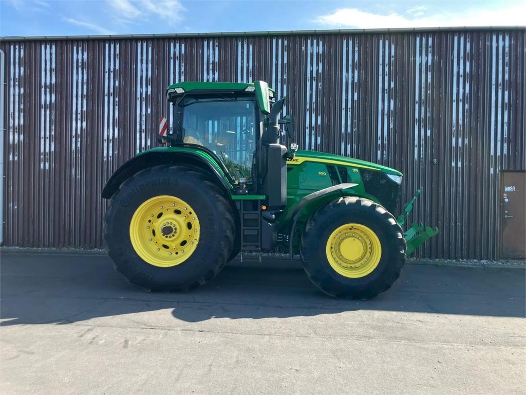 John Deere 7R 330