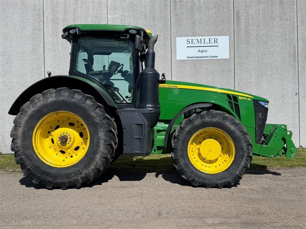 John Deere 8370R