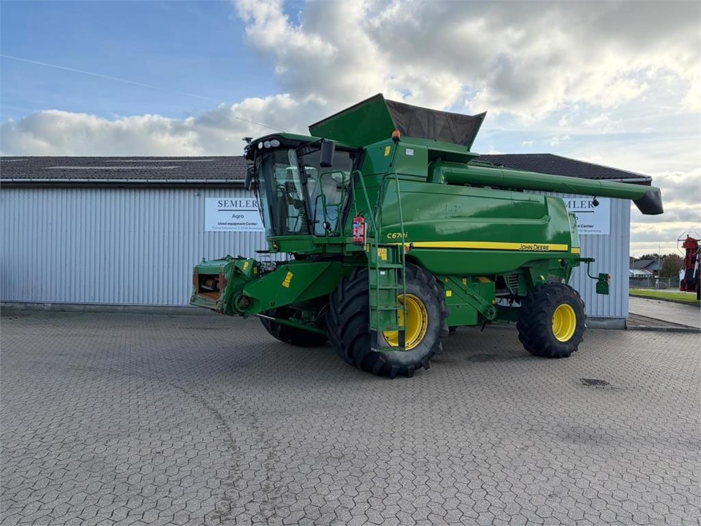 Moissonneuse-batteuse John Deere C670 — occasion 2009, 2 637 h