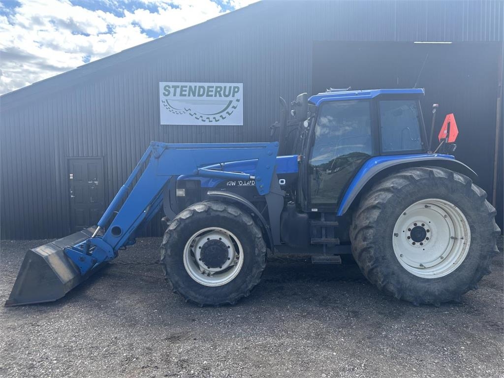 New Holland 8560