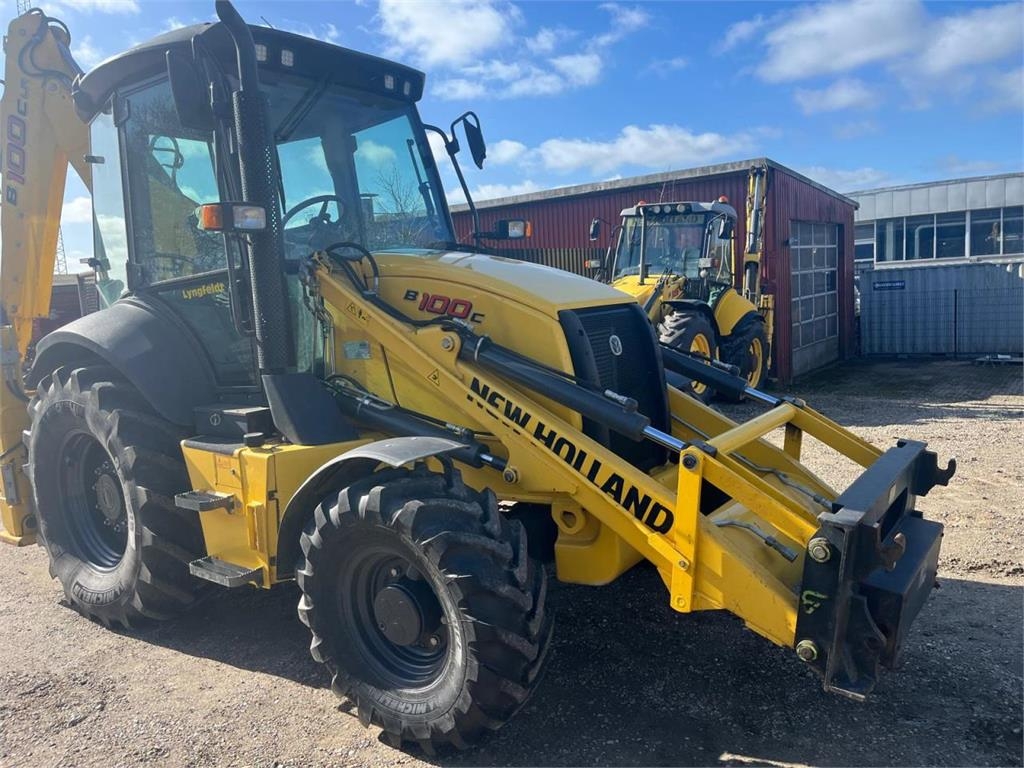 New Holland B100C