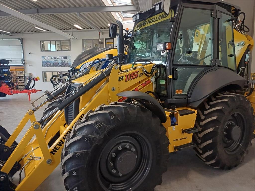 New Holland B115D TC SS 4WD