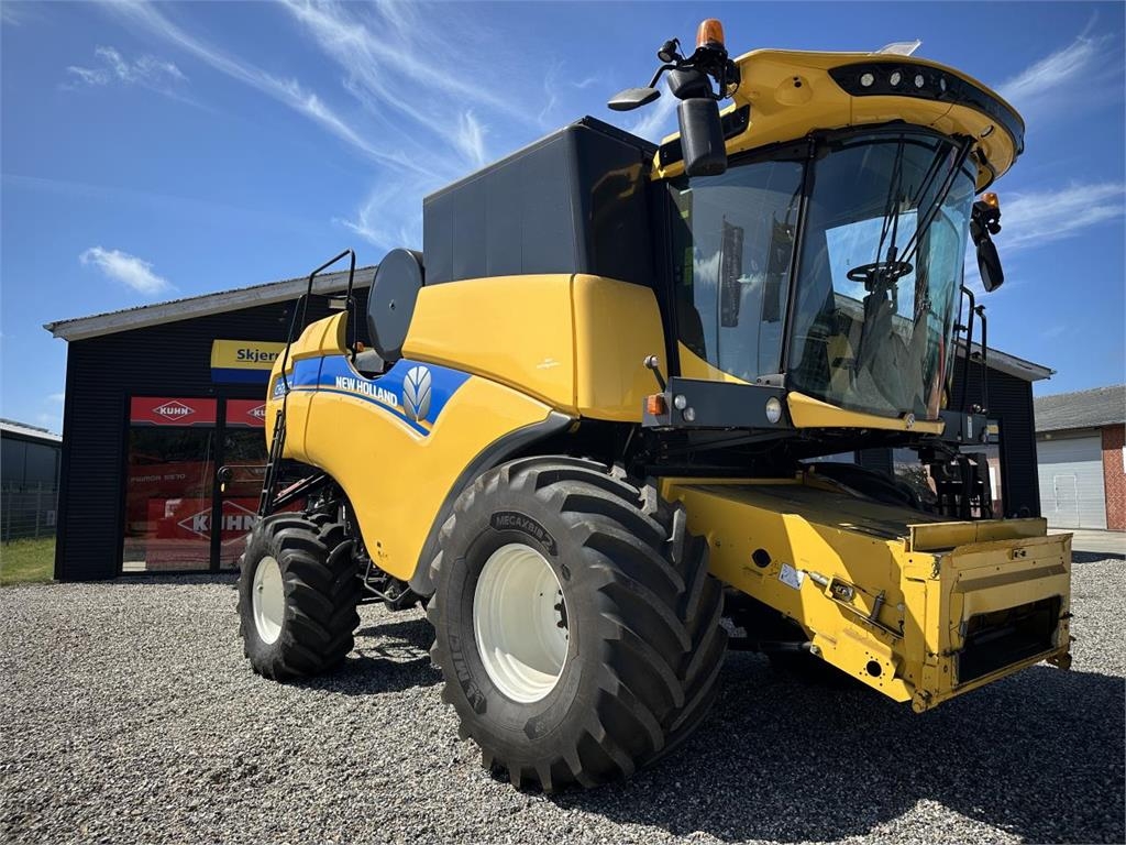 New Holland CH7.70 S